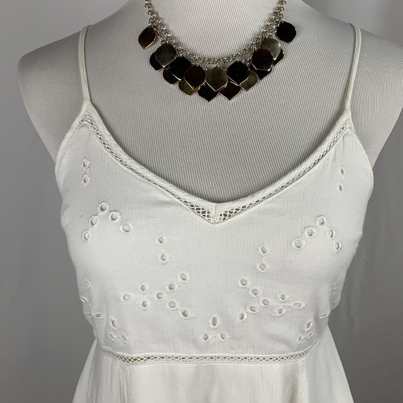 A&F White Eyelet Lined Dress with Pockets - Picture 2 of 8